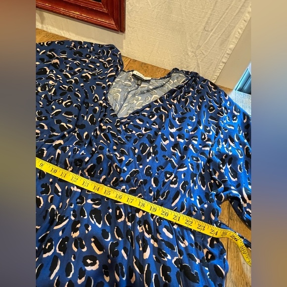 💙 ELOQUII ELEMENTS – Blue Animal Print Jumpsuit – Size 28 - Picture 5 of 9